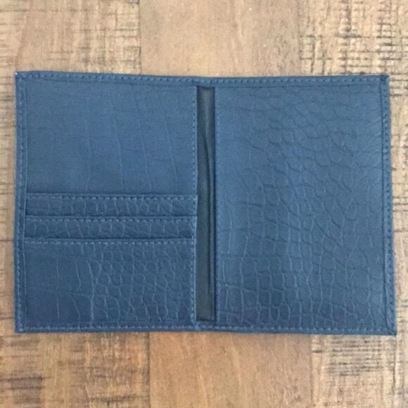 Sienna Mae - Passport Travel Wallet - “On My Way” - NEW! - Picture 2 of 2